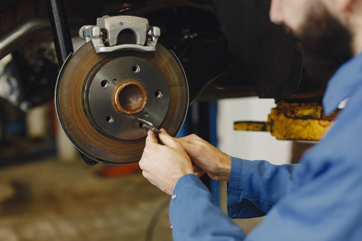 Brake maintenance service