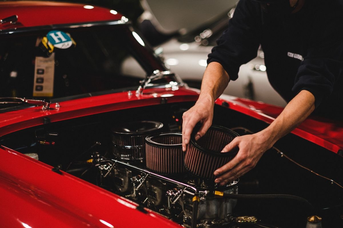 Air and cabin filter replacement